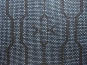 アンティーク　幾何学模様織出し本場泥大島紬着物（5マルキ）